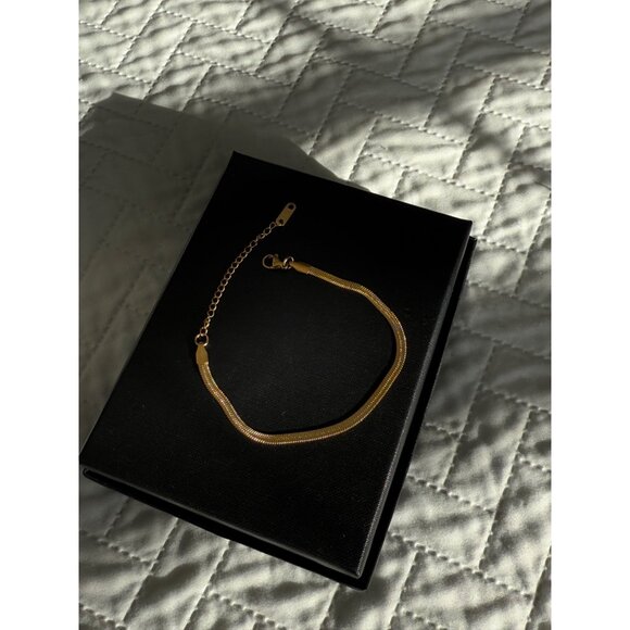 Gold Plated Snake Chain Herringbone Bracelet With Lobster Clasp New in a Box - Picture 11 of 15